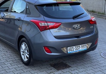 Hyundai i30 II Hatchback 5d 1.6 CRDi 110KM 2015 Hyundai i30 1.6 Diesel 110 KM Klimatyzacja, zdjęcie 15