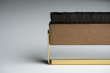 Pro-Ject Brush it Премиальная щетка для виниловых пластинок с заземляющим кабелем