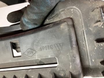 KRYT PLAST PÁSY PŘEDNÍHO OPEL VIVARO 31169