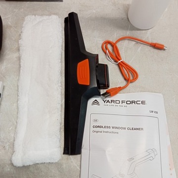 NA6 Yard Force 4V Аккумуляторная мойка окон
