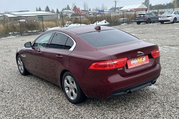 Jaguar XE Sedan 2.0 i4 200KM 2016 Jaguar XE 2.0 BENZ 200 KM 136.000 km Warszawa 2.0 Benzyna 200KM, zdjęcie 3