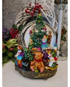СТЕКЛЯННЫЙ ШАР С МУЗЫКАЛЬНОЙ ШКАТУЛКОЙ / РОЖДЕСТВЕНСКАЯ ЕЛКА С ПОДАРКАМИ
