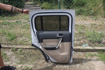 DVEŘE LEVÉ ZADNÍ HUMMER H3