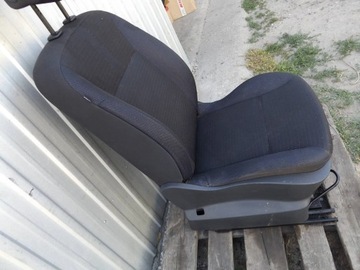 CLIO III KOMBI SEDADLO SPOLUJEZDCE PRAVÝ