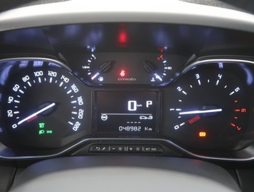 Citroen C3 Aircross  I Crossover Facelifting 1.2 PureTech 130KM 2022 Citroen C3 Aircross 1.2 PureTech, Salon Polska, zdjęcie 10