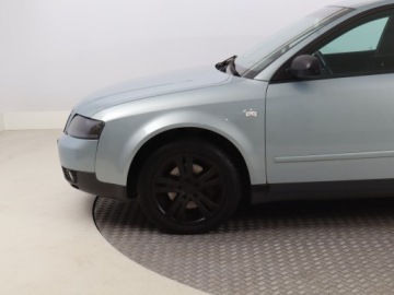 Audi A4 B6 Sedan 2.0 20V 131KM 2001 Audi A4 2.0, Automat, HAK, Klima, Klimatronic,ALU, zdjęcie 14