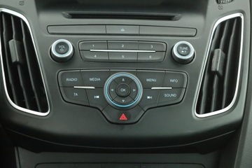 Ford Focus III Sedan Facelifting 1.6 Ti-VCT 105KM 2017 Ford Focus 1.6 i, Salon Polska, Serwis ASO, Klima, zdjęcie 9