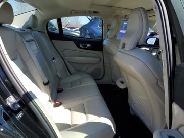Volvo S60 III 2021 Volvo S60 T5 Momentum 2021 2.0l 2.0 Benzyna 250KM, zdjęcie 10