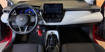 Toyota Corolla XII TS Kombi 1.2 Turbo D-4T 116KM 2021 Toyota Corolla Salon Polska Bezwypadkowy R Cars Warszawa 1.2 Benzyna 116KM, zdjęcie 9