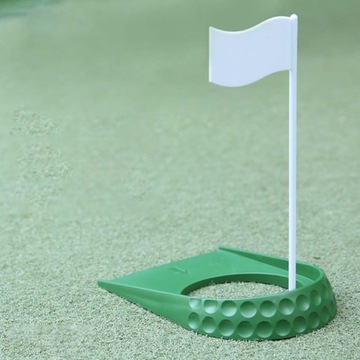 Мачты для гольфа практикуются в установке портативного поля для гольфа