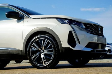 Peugeot 5008 II Crossover Facelifting 1.6 PureTech 180KM 2023 Peugeot 5008 GT kamera Skora adc NawI, zdjęcie 4