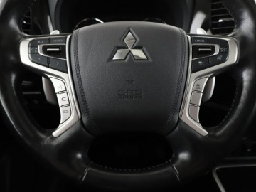 Mitsubishi Outlander III SUV PHEV Facelifting 2017 2.0 203KM 2017 Mitsubishi Outlander PHEV 4x4 automat skóra el., zdjęcie 20