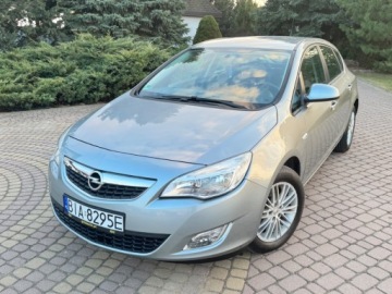 Opel Astra J Hatchback 5d 1.4 Twinport ECOTEC 100KM 2011 Opel Astra 1.4 100KM Klima 1-reka Tablet Carplay Gotowy do jazdy PL, zdjęcie 25