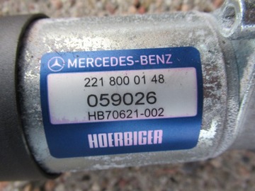 MERCEDES W221 ČERPADLO PUMPIČKA VZPĚRA/TLAKOVAČ ZADNÍ KRYT 2218000148