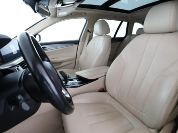 BMW Seria 5 G30-G31 Touring 520d 190KM 2018 BMW 520 4x4 automat pamorama full LED jasne skóry, zdjęcie 12