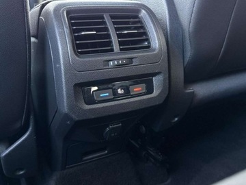 Volkswagen Touran III 1.5 TSI EVO 150KM 2019 Volkswagen Touran TSI 150KM Highline 7 os. R-Line Exterieur LED Nawiga, zdjęcie 31