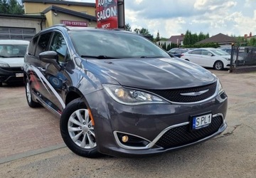 Chrysler Pacifica II 3.6 V6 291KM 2017