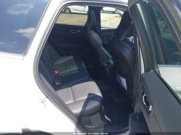 Volvo XC60 II 2022 Volvo XC 60 2022 Volvo XC60 B5 AWD Momentum 2.0 Benzyna 247KM, zdjęcie 7