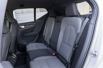 Volvo XC40 Crossover Facelifting 2.0 B4 197KM 2024 Volvo XC 40 B4 197KM FV23%, zdjęcie 9