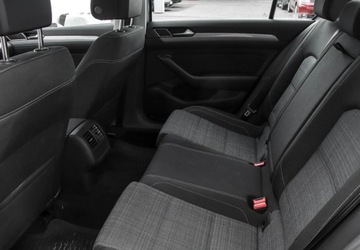 Volkswagen Passat B8 Variant Facelifting 1.5 TSI EVO 150KM 2022 Volkswagen Passat 1.5 TSI 150 KM Business Autoalarm Podgrzewane Fotele Cyf, zdjęcie 10