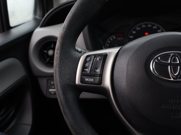 Toyota Yaris III Hatchback 5d Facelifting 2017 1.5 Dual VVT-iE 111KM 2018 Toyota Yaris 1.5 Dual VVT-i, Salon Polska, GAZ, zdjęcie 14