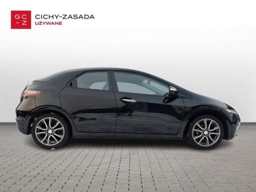 Honda Civic VIII Hatchback 3d 1.8 i-VTEC 140KM 2011 Honda Civic 1.8 benzyna 140KM cz.park. alufelgi klima autom. multifunkcja, zdjęcie 5