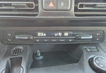 Citroen Berlingo III Osobowy M 1.2 PureTech 110KM 2019 Citroen Berlingo NaviParktronikTempomatLed 1.2 Benzyna 110KM, zdjęcie 24