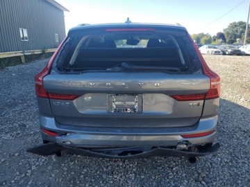 Volvo XC60 II 2021 Volvo XC 60 T5 Moemntum 2021 2.0l 2.0 Benzyna 250KM, zdjęcie 2