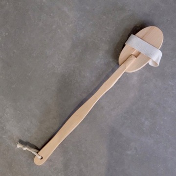 SZCZOTKA DO MYCIA PLECÓW KĄPIELI DŁUGA DREWNIANA R