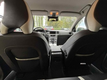 Volvo V60 I Kombi 2.0 D3 163KM 2011 Volvo V60 Volvo V60 R-design 2,0 Diesel 5 Cylindrow Automat Zamiana 2.0, zdjęcie 1