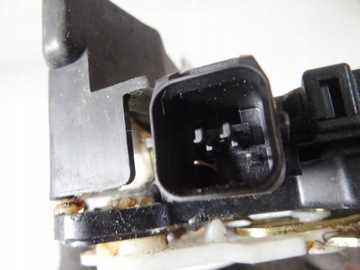 MITSUBISHI GRANDIS 04-11R ZÁMEK PRAVÝ ZADNÍ