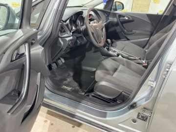 Opel Astra J Hatchback 5d 1.4 Twinport ECOTEC 100KM 2011 Opel Astra 1.4 100KM Klima 1-reka Gotowy do jazdy 1.4 Benzyna 100KM, zdjęcie 18