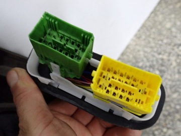 DVEŘE LEVÝ PŘEDNÍ KOMPLETNÍ EVROPA OPEL CORSA F VI 20R