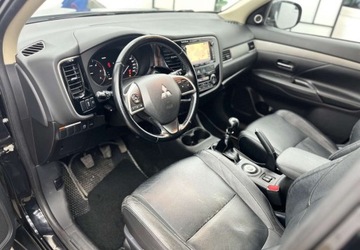 Mitsubishi Outlander III SUV 2.2 DOHC DI-D 150KM 2013 Mitsubishi Outlander Mitsubishi Outlander 2.2 diesel Super Stan 2.2, zdjęcie 17