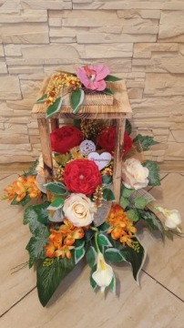 Фонарные цветы для букетной композиции на могилу