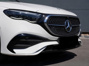 Mercedes Klasa E W214 Sedan 2.0 220d 197KM 2025 E Klasa 220 d 4-Matic AMG 2.0 (197KM) 2025, zdjęcie 1