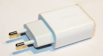 Сетевое зарядное устройство Ugreen CD122 для быстрой зарядки Quick Charge