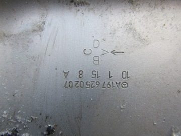 ĆWIARTKA SŁUPEK ŚCIANA GRODZIOWA MERCEDES SLS W197