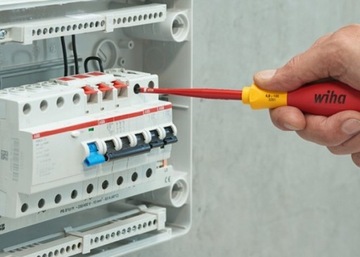 НАБОР ИЗОЛИРОВАННЫХ ОТВЕРТОК VDE SLIMVARIO WIHA 41231