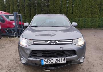 Mitsubishi Outlander III 2013 Mitsubishi Outlander 2013r, 2.0 Benzyna. 4x4. AUTOMAT Uszkodzony tyl i lek, zdjęcie 17