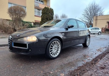 Alfa Romeo 147 Hatchback 1.6 i 16V T.Spark 120KM 2006 Alfa Romeo 147 Alfa Romeo 147 1,6 benzyna Zamiana, zdjęcie 12