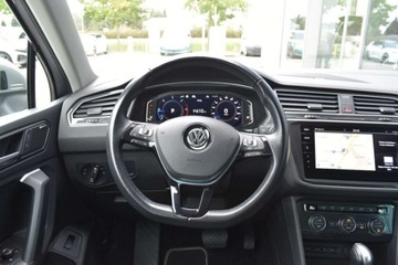 Volkswagen Tiguan II SUV 2.0 TDI 190KM 2019 Volkswagen Tiguan SalonPL 2.0 TDI 190KM DSG 4x4 R-Line DCC Pakiety LED TOP, zdjęcie 11