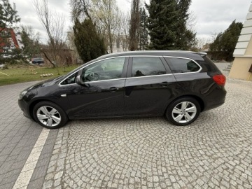 Opel Astra J Sports Tourer Facelifting 1.4 Turbo ECOTEC 120KM 2014 Opel Astra J 1.4T Lift 2014r Nawigacja Serwis, zdjęcie 10