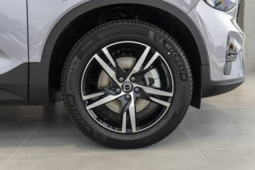 Volvo XC40 Crossover Facelifting 2.0 B3 163KM 2025 Volvo XC 40 Plus Dark B3 Mild Hybrid Benzyna, zdjęcie 6