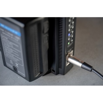 Четырехканальное зарядное устройство Newell BP-4CH для аккумуляторов V-mount