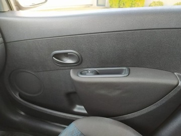 Renault Clio III Hatchback 5d 1.2 i 16V 65KM 2008 Renault Clio 1.2 65KM dobrze utrzymany, zdjęcie 13