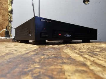 Tuner radiowy AM / FM PIONEER F-443