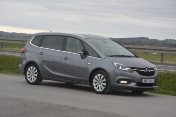 Opel Zafira C Tourer Facelifting 1.6 CDTI 120KM 2017 Opel Zafira 1.6 CDTI nawi kamera hak 7 osobowy, zdjęcie 11