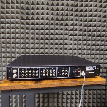 Ямаха C2 предусилитель