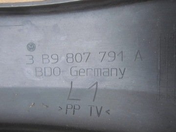 LIŠTA NÁRAZNÍKU LEVÝ ZADNÍ VW PASSAT B5 KOMBI 96-00